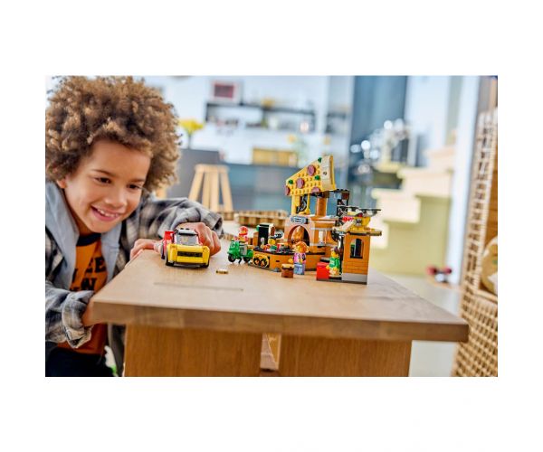 LEGO® City: Pizzerie cu vehicule de livrare (60496)