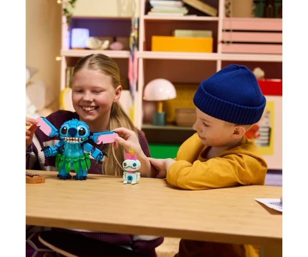 LEGO® Disney™ Stitch și Foltos (43296)