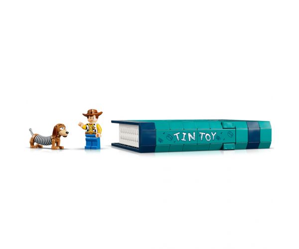LEGO® Disney™ Toy Story: Suport pentru cărți Slinky Dog (43301)