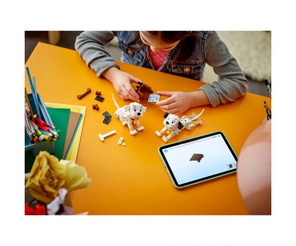 LEGO® Disney: 101 kiskutya: Kuksi és Pelyhes dalmatakölykök (43271)