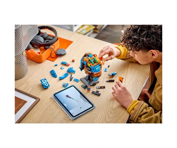 LEGO® Editions: Casca lui Oscar Piastri de la McLaren Mastercard F1® Team (43017)