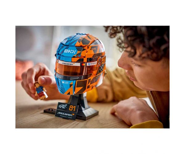 LEGO® Editions: Casca lui Oscar Piastri de la McLaren Mastercard F1® Team (43017)