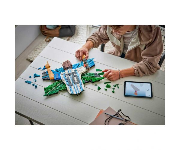LEGO® Editions: Lionel Messi – Bucuria golului (43018)