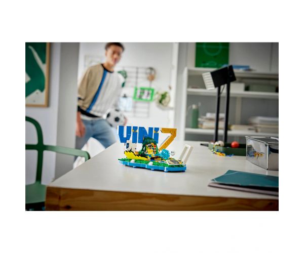 LEGO® Editions: Vini Jr. – Cele mai bune momente din fotbal (43027)