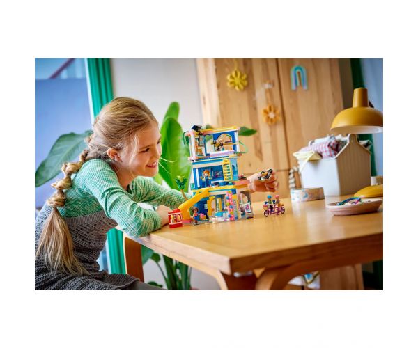 LEGO® Friends: Clubul din Heartlake City (42689)