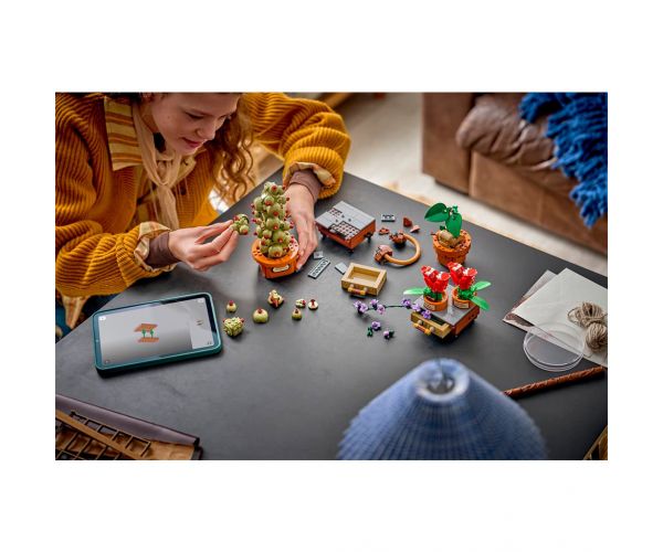 LEGO® Harry Potter™: Plantele din ora de Herbologie de la Hogwarts™ (76474)