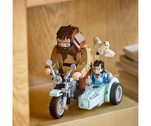 LEGO® Harry Potter: Aventurile pe motocicletă ale lui Hagrid™ și Harry (76443)