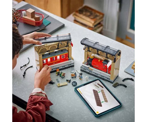 LEGO® Harry Potter: Cartea-de-jucărie: Expresul de la Hogwarts™ (76450)