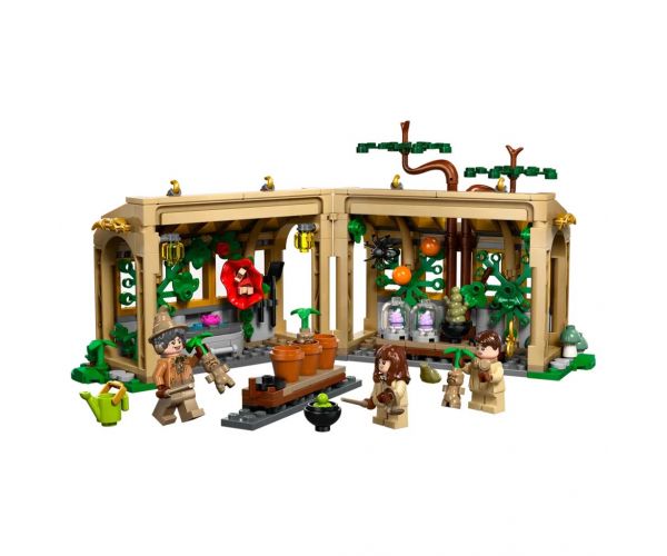 LEGO® Harry Potter: Castelul Hogwarts™: Ora de Herbologie (76445)