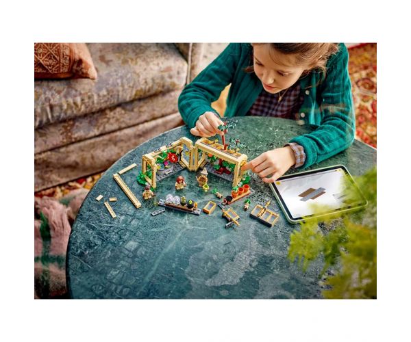 LEGO® Harry Potter: Castelul Hogwarts™: Ora de Herbologie (76445)