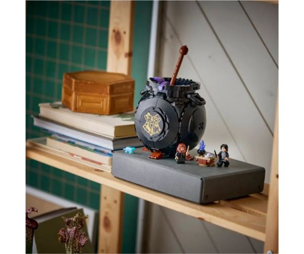 LEGO® Harry Potter: Cazan: Sala de clasă a Pocilor Secrete (76464)