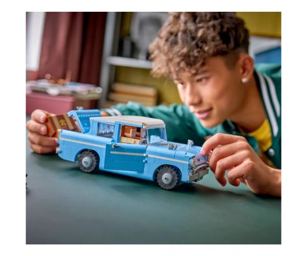 LEGO® Harry Potter: Ford Anglia™ zburător fermecat (76470)