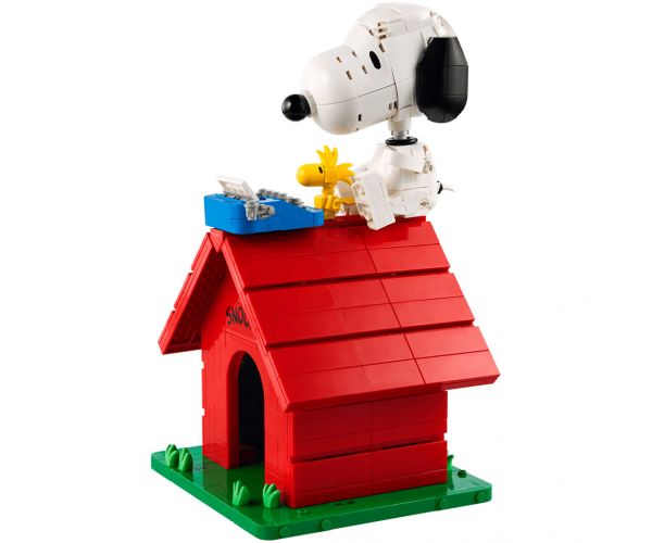 LEGO® Ideas: Peanuts: Căsuța lui Snoopy (21368)