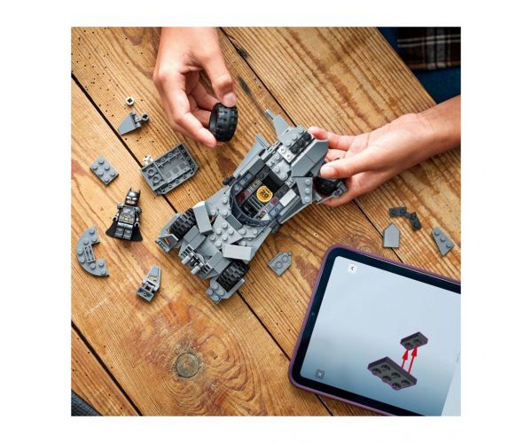 LEGO® Marvel: Batman împotriva lui Superman™: Batmobile™ (76331)