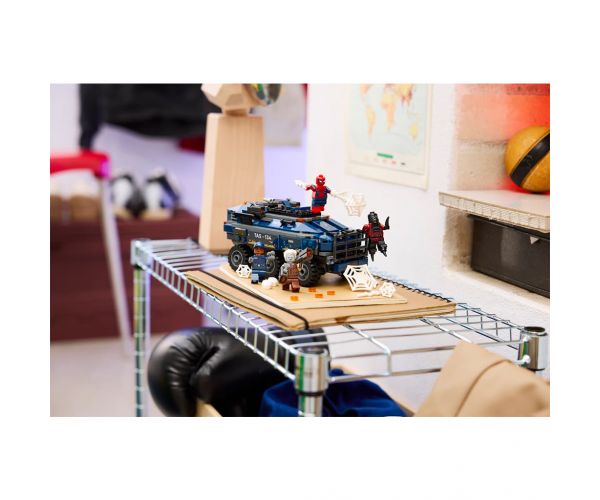 LEGO® Marvel: Omul-Păianjen: Urmărirea transportului de deținuți (76349)