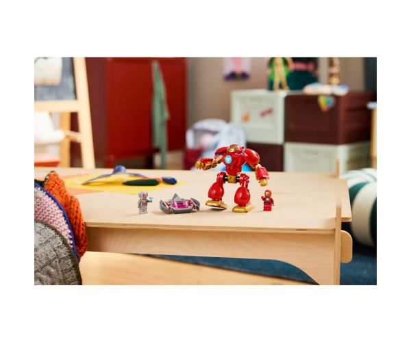 LEGO® Marvel: Ultron vs. Omul de Fier (11209)