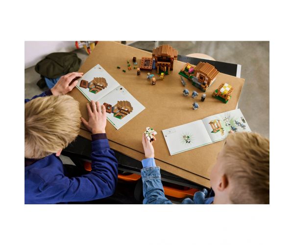 LEGO® Minecraft: Atacul invocatorului în sat (21596)