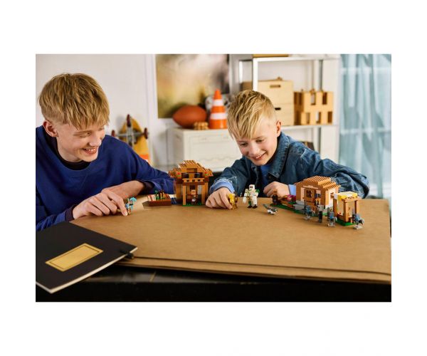 LEGO® Minecraft: Atacul invocatorului în sat (21596)