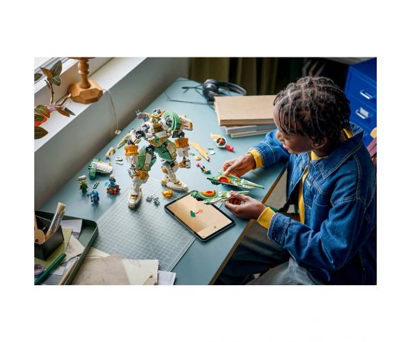 LEGO® Ninjago: Armura de titan a lui Lloyd pentru cea de-a 15-a aniversare (71860)
