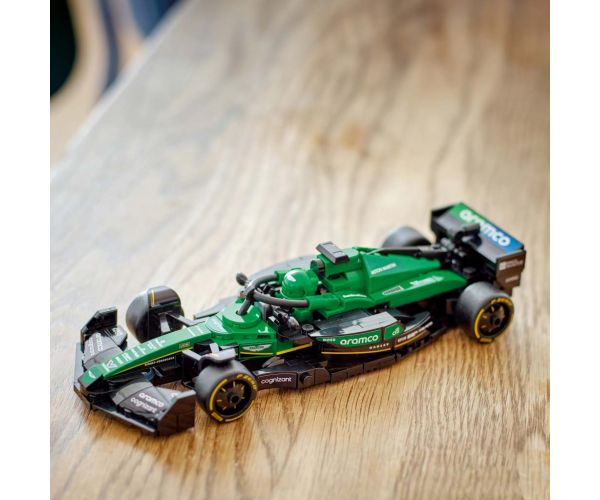 LEGO® Speed Champions: Mașina de curse Aston Martin Aramco F1® AMR24 (77245)