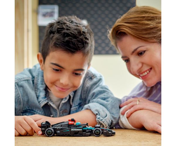 LEGO® Speed Champions: Mașina de curse Mercedes-AMG F1® W15 (77244)