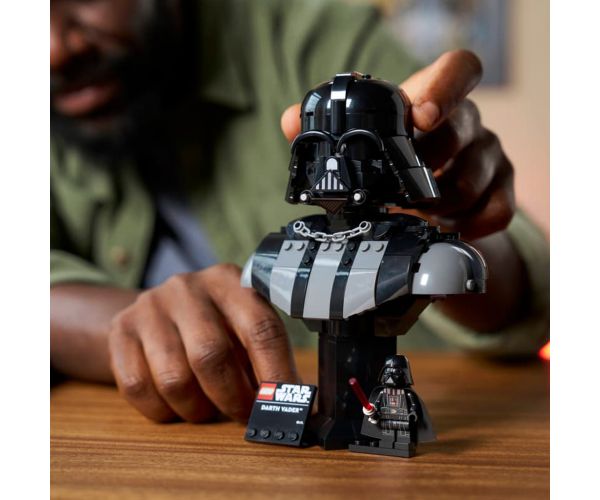 LEGO® Star Wars™: Bustul lui Darth Vader™ (75439)