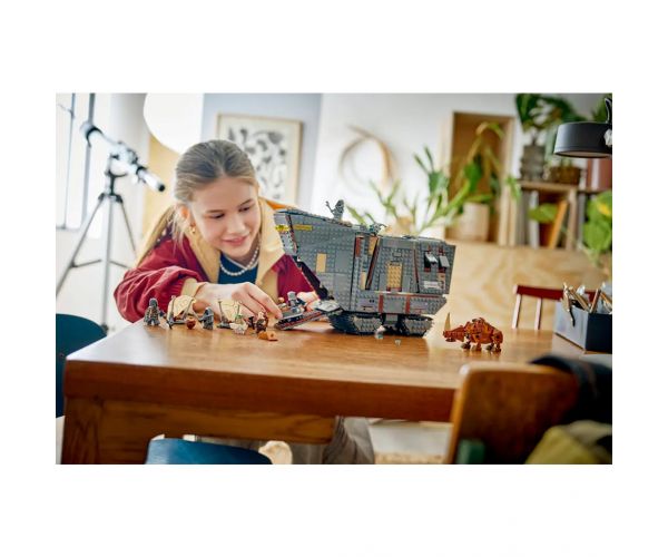 LEGO® Star Wars™: Sandcrawler Offworld și Mudhorn (75453)