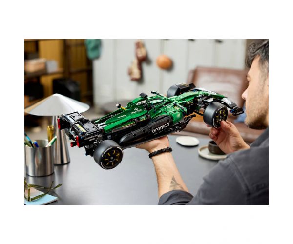 LEGO® Technic: Aston Martin Aramco AMR25 F1® mașină (42240)