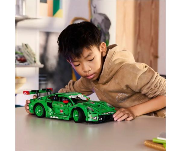 LEGO® Technic: Mașina Porsche 911 GT3 R REXY AO Racing (42224)
