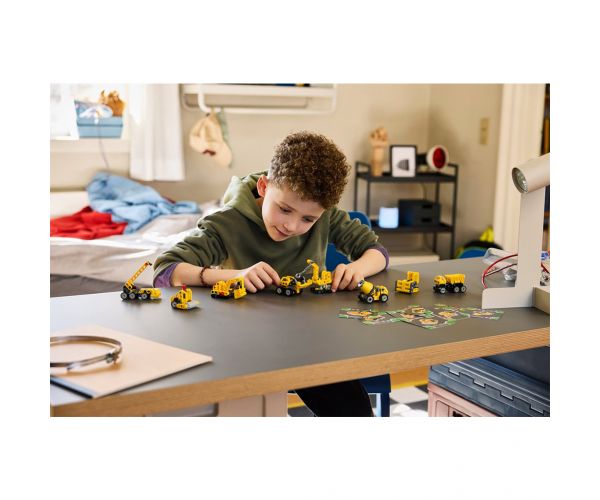 LEGO® Technic: Mini utilaje de construcții (42233)