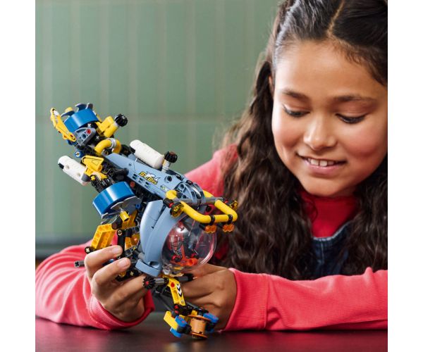 LEGO® Technic: Mélytengeri kutató tengeralattjáró (42201)