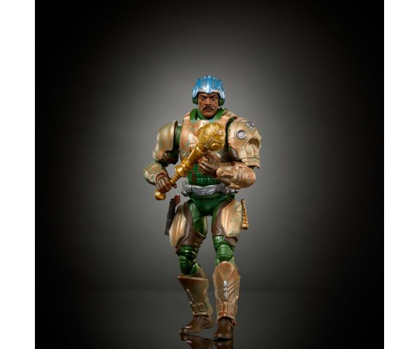 Masters of the Universe: Apărătorii Universului — Men-At-Arms, figurină de acțiune în armură cu accesorii, 16,5 cm - Mattel