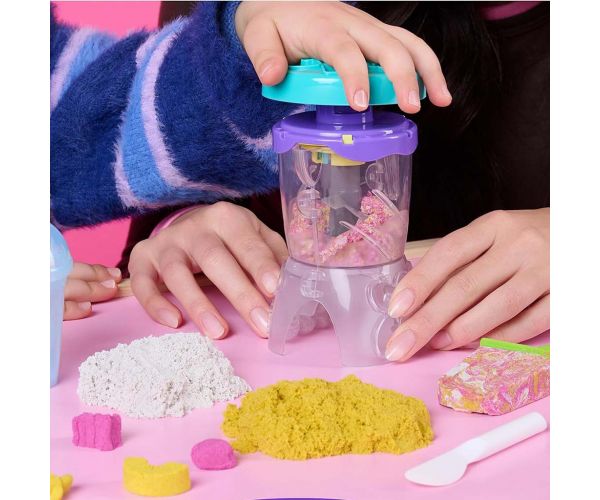 Nisip kinetic: Mixer pentru prepararea smoothie-urilor cu 396g plastilină din nisip - Spin Master