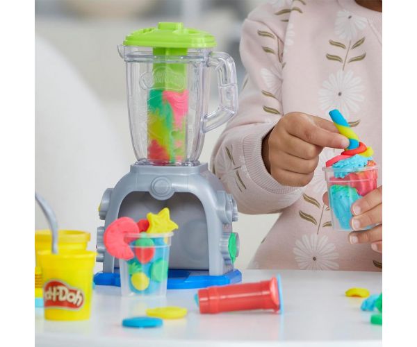Play-Doh: Swirlin Smoothies Turmixgép 5 tégely gyurmával 198g