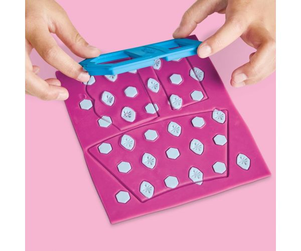 Play-Doh: Set de plastilină Barbie Bijuterii și panglici strălucitoare cu păpușă – Hasbro