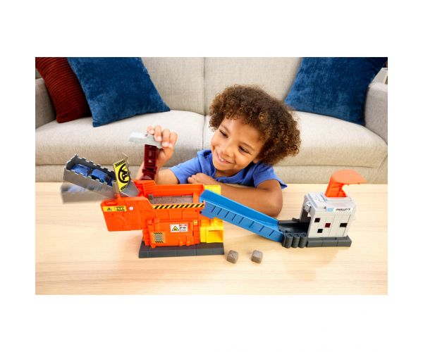 Set de joacă Matchbox Filmul: Depozitul de fiare vechi Smalley – Mattel