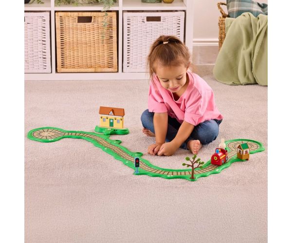 Set de joacă Peppa Pig Whizz-Around Iepurașul Rebecca cu tren roșu